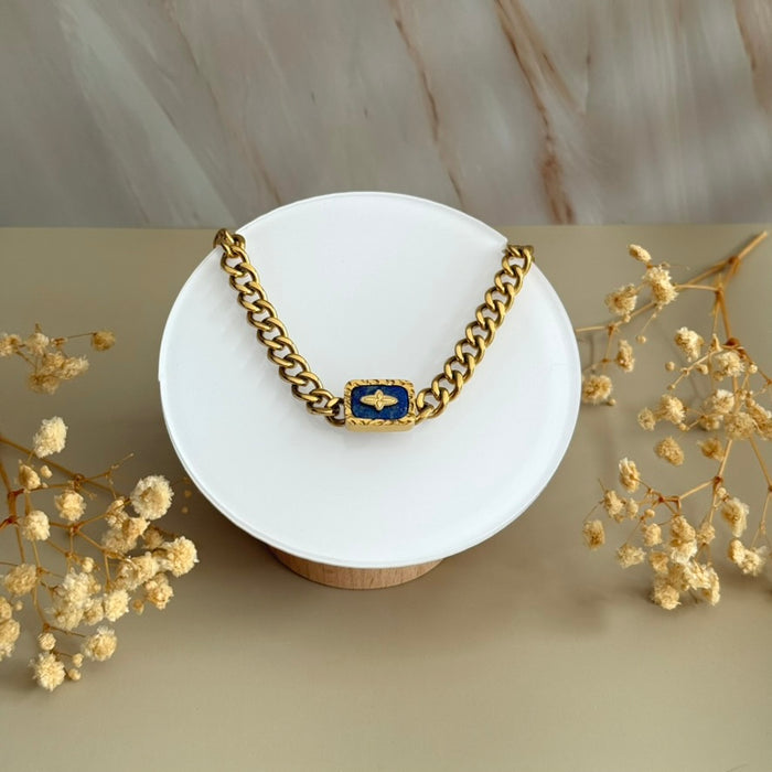 COLLIER LIVIA